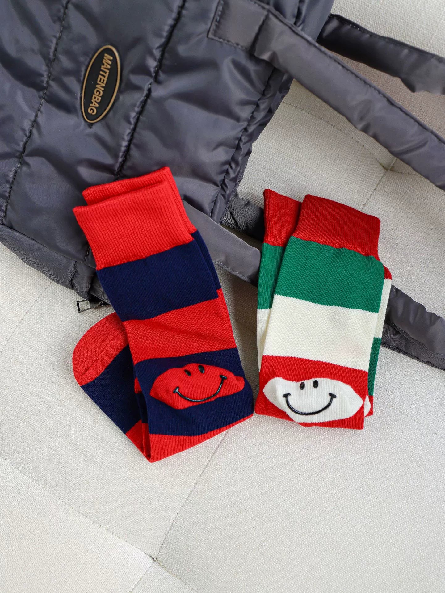 Color Block Smiley Face Socks