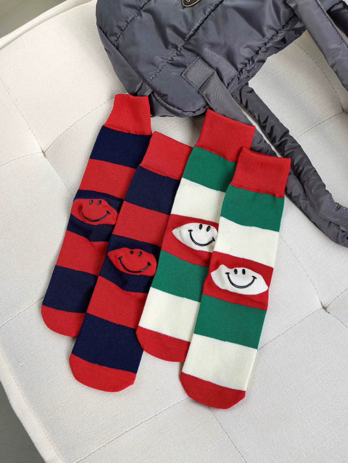 Color Block Smiley Face Socks