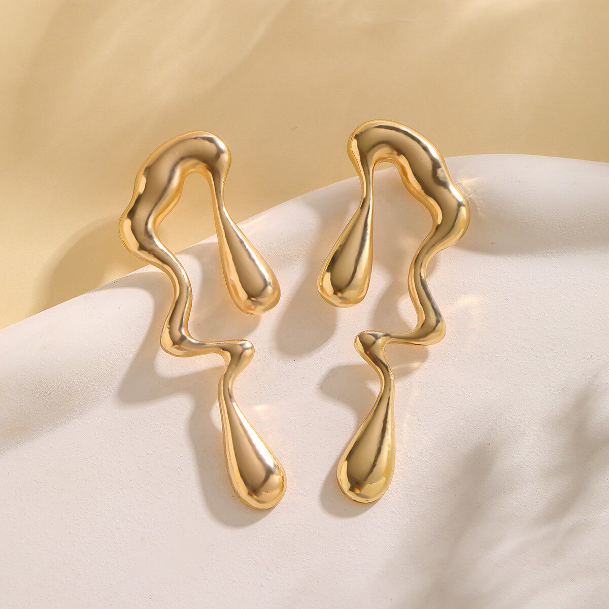 Minimalist Tear Drop Earrings