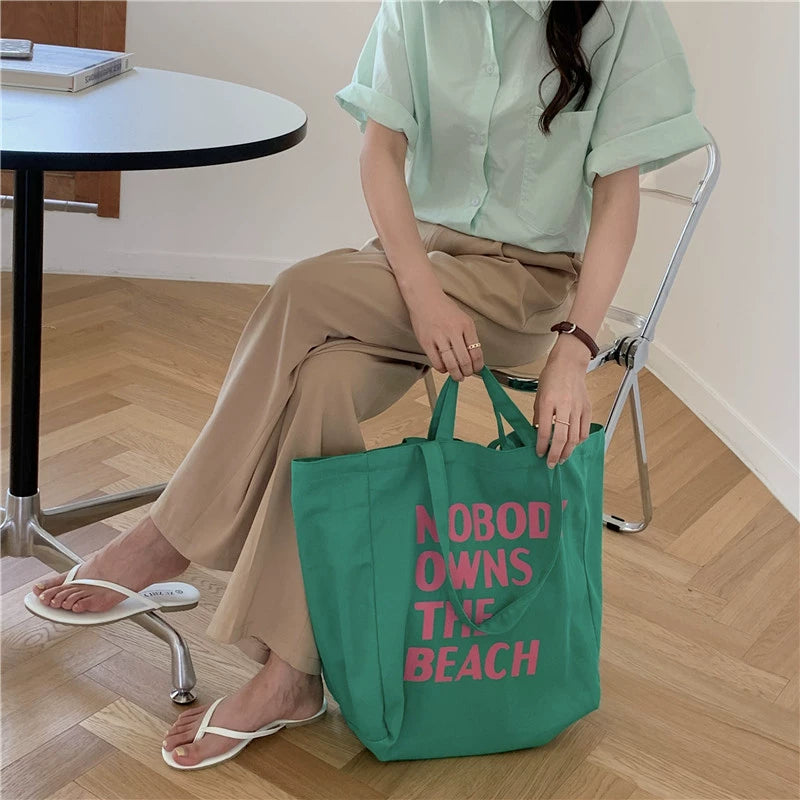 "NOBODY ONWS THE BEACH" Tote Bag