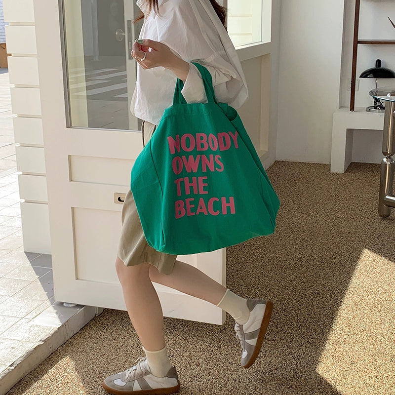 "NOBODY ONWS THE BEACH" Tote Bag