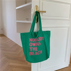 "NOBODY ONWS THE BEACH" Tote Bag